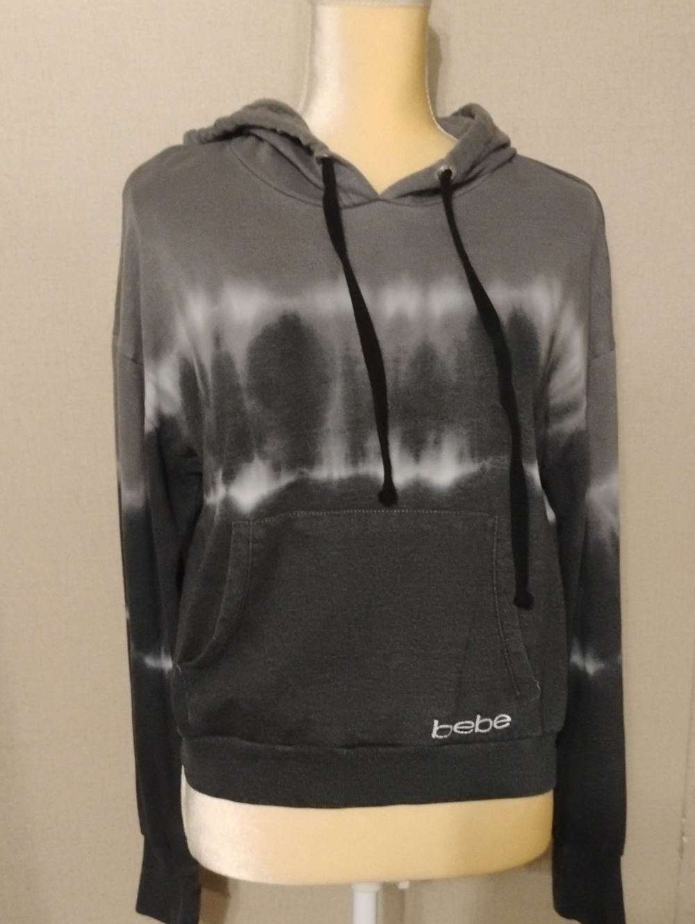 5/$15 Large Bebe Charcoal & White Tie-Dye Hoodie Cropped Sweater
